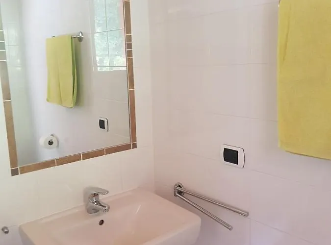 Sara - Seeblick - Sea View